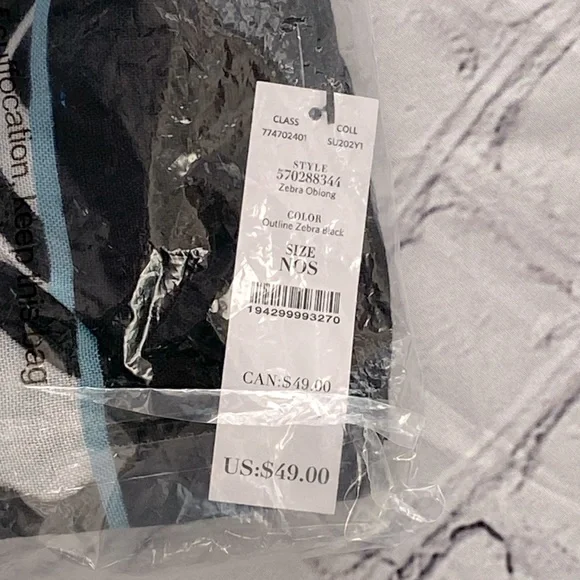 WHBM Zebra-Print Oblong Scarf In Black & White - NWT - Picture 5 of 5